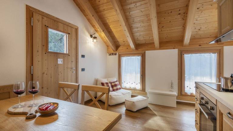 Holiday apartment with sauna, garden & hot tub | Garden view — photo 3