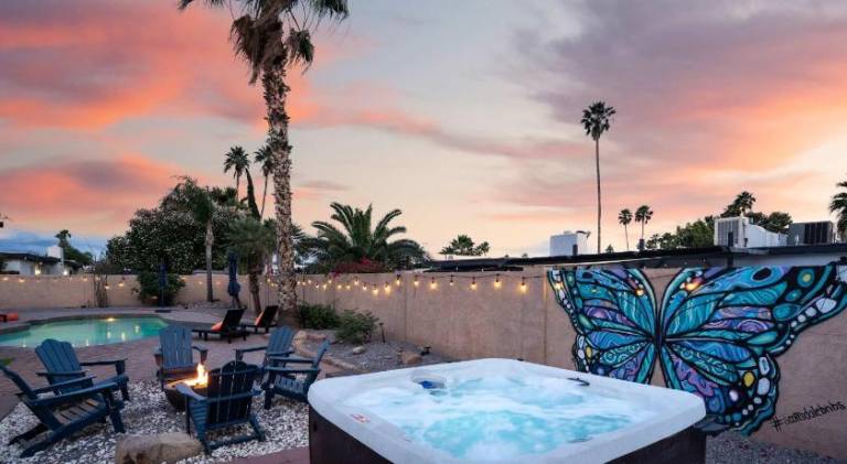 Vacation home with hot tub & pool | Suitable for remote work — photo 4