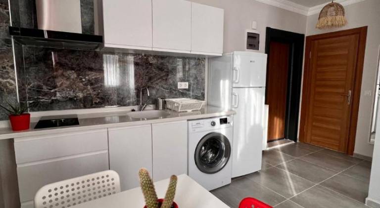 Holiday apartment with garden & patio in Izmir