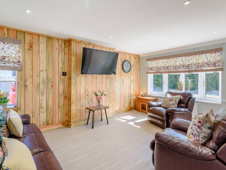 Cottage with garden | River view in Skegness