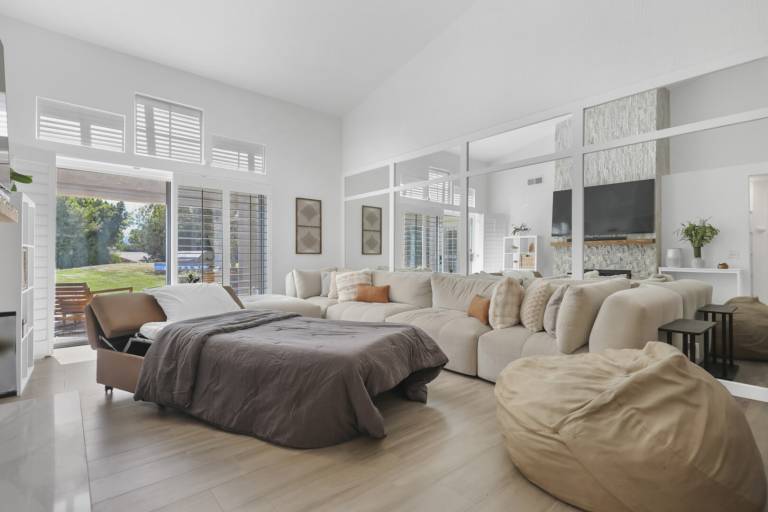 Condo with private pool — photo 4