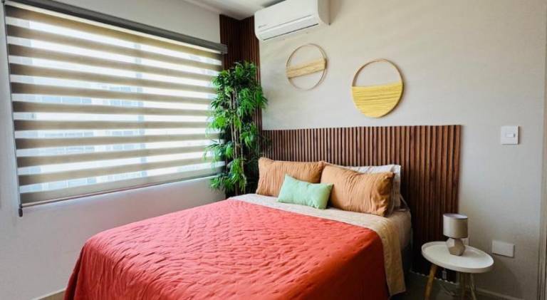 Apartment with pool — photo 2