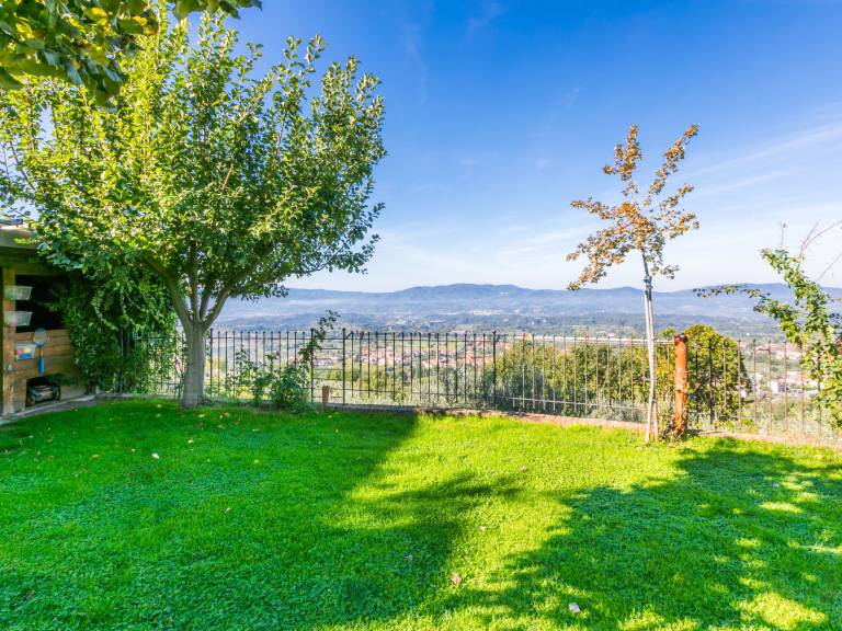 Vacation home with garden, terrace & private pool | Nature view — photo 5