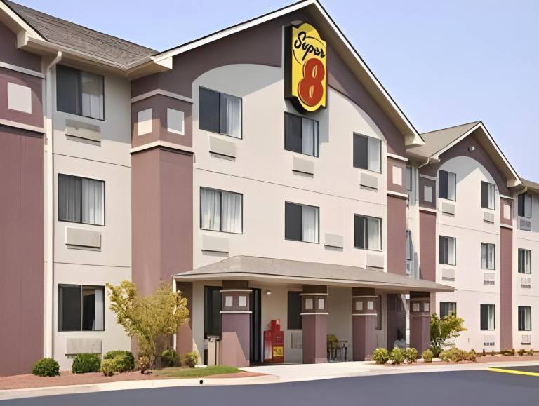 Super 8 By Wyndham Lynchburg Va in Lynchburg, VA