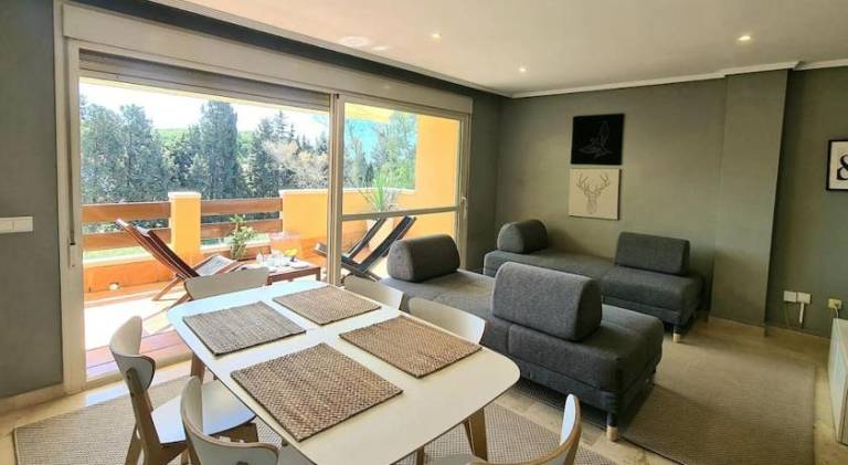 Holiday apartment with pool — photo 5