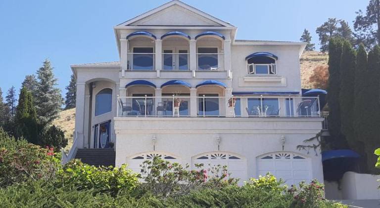 LakeView House with 4 rooms Kelowna near downtown & Knox Moutain