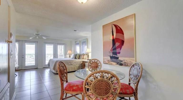 Vacation home | Beach nearby | Pet-friendly — photo 3