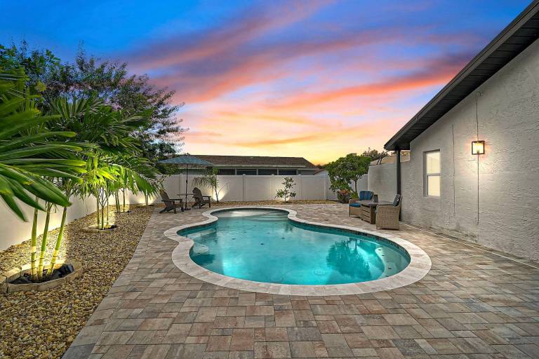 Fully equipped pleasant vacation home with barbeque, private pool & hot tub | Dogs allowed — photo 2