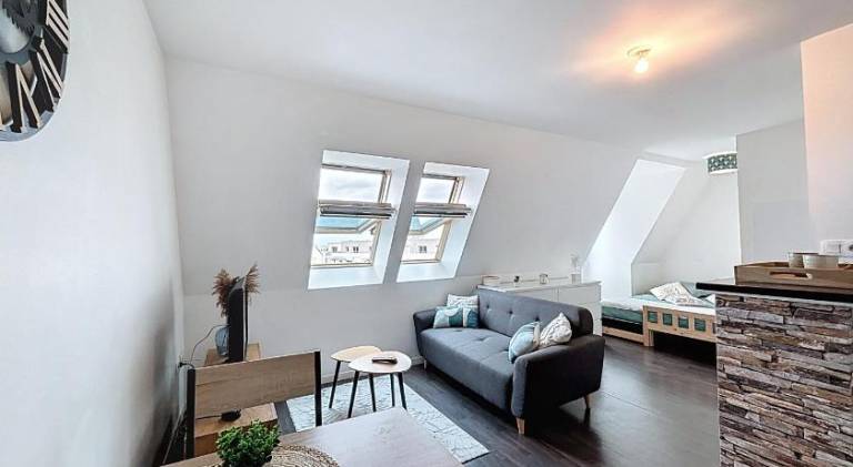 Apartment with patio | Pets are welcome — photo 2