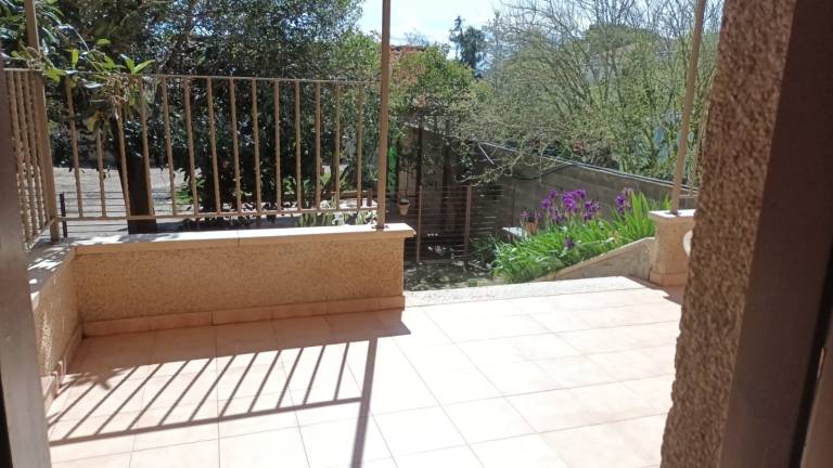 Vacation home with private pool, yard & BBQ — photo 4