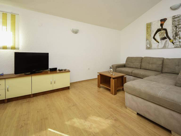 Fully equipped holiday apartment with terrace & barbecue | Sea view | Pet-friendly — photo 2