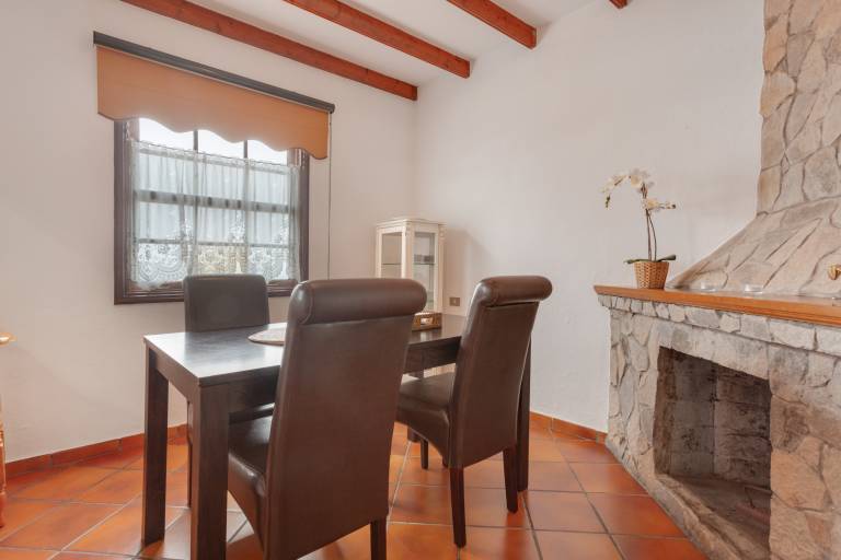 Holiday Apartment 'La Casa De Vilaflor' with Mountain Views and Wi-Fi — photo 2