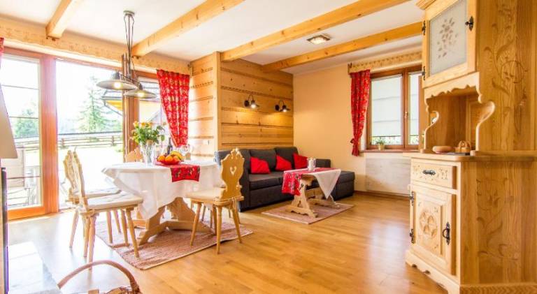 Rental apartment with patio & garden in Poronin