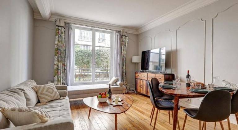 Rental apartment with 2 rooms for 6 persons in Vanves