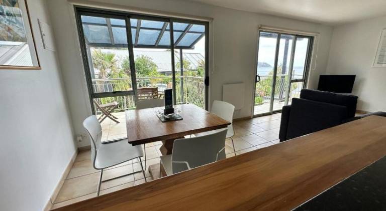 Beachfront on Waiheke — photo 3