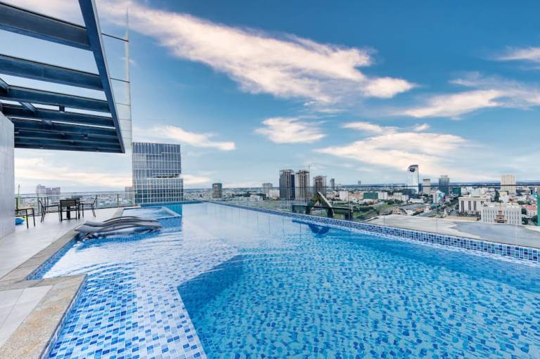Luxcity Hotel & Apartment