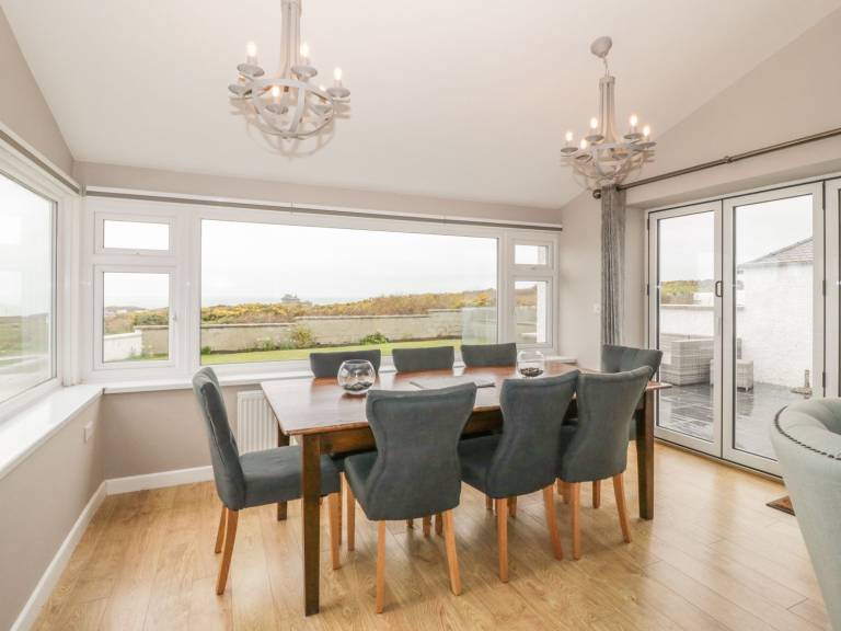 Cottage with garden & barbeque | Beach view — photo 5