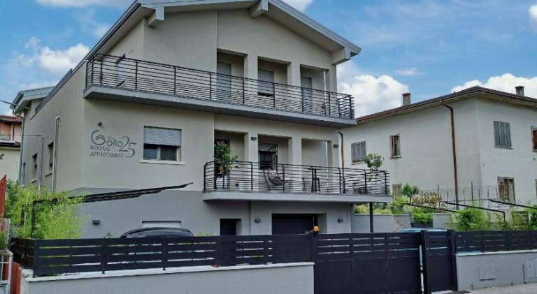 Via Goito 25 Rooms & Apartment in Peschiera del Garda
