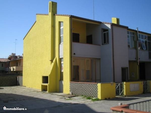 Villa with yard — photo 2