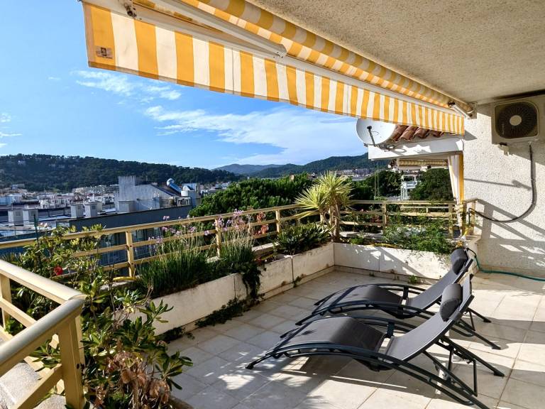 Holiday apartment with 3 rooms for 6 persons in Tossa de Mar