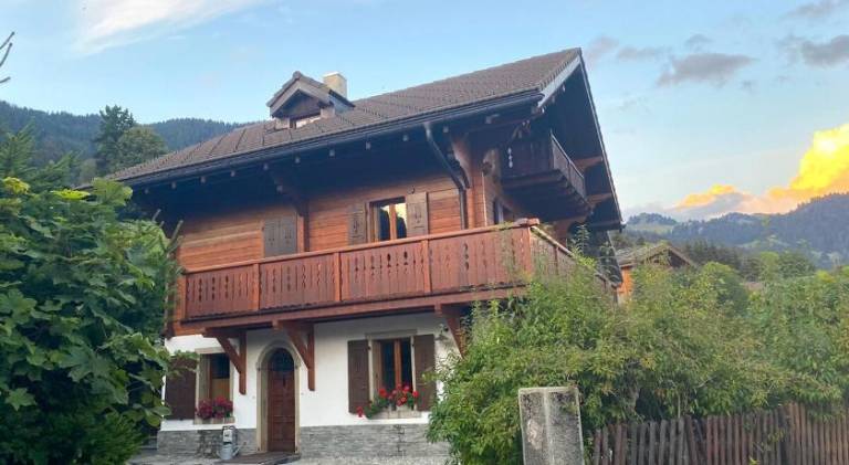 Chalet with 3 rooms for 6 persons in Leysin