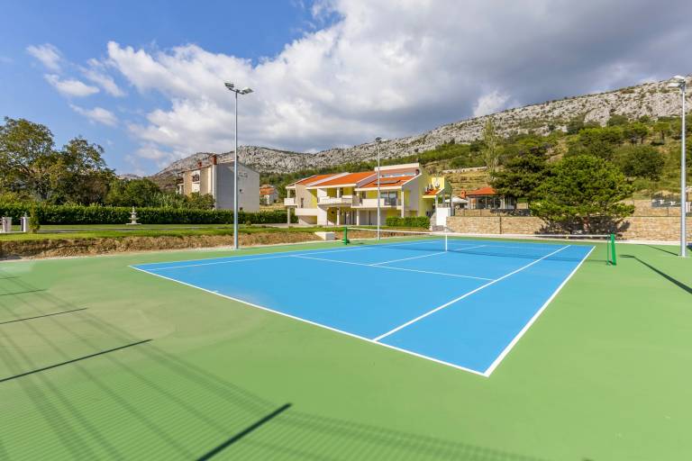 Child-friendly villa with BBQ, yard & terrace | Mountain view | Pets are welcome — photo 3