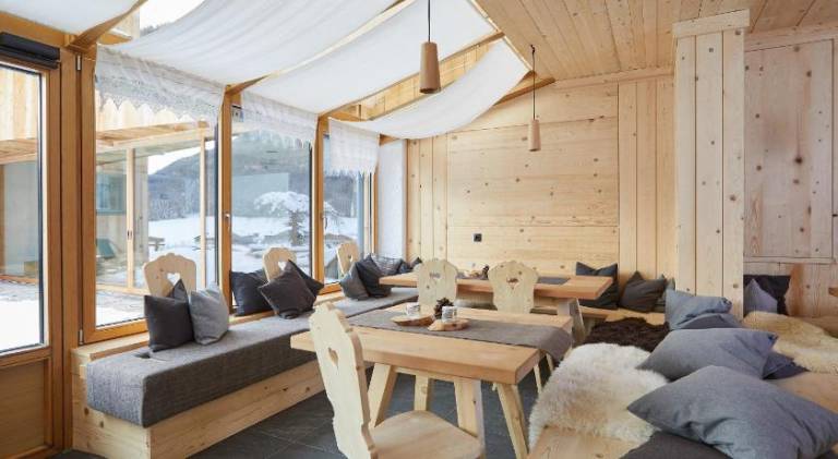 Chalet with sauna, yard & patio | Pet-friendly — photo 4