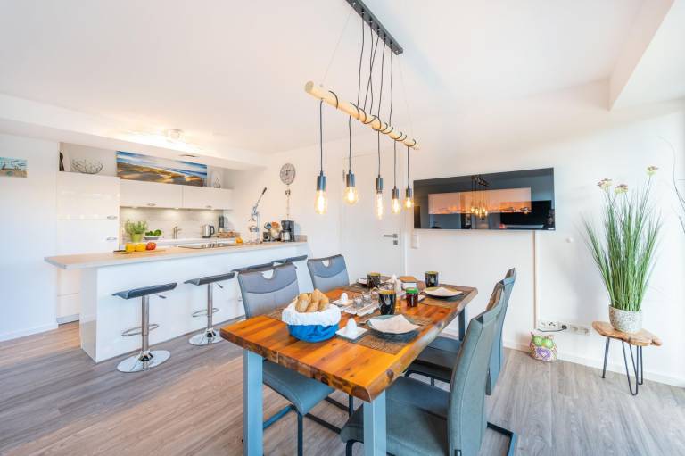 FeWo Meerlust: 81 m² FeWo mit Sauna & Balkon – Haus Zudar, Meerblick — photo 2