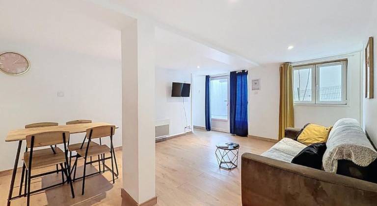 Holiday apartment with 2 rooms for 6 persons — photo 4