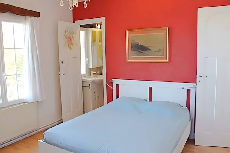 Family-friendly villa with BBQ, fast internet & patio | Sea view | Next to the beach | Pet-friendly — photo 4