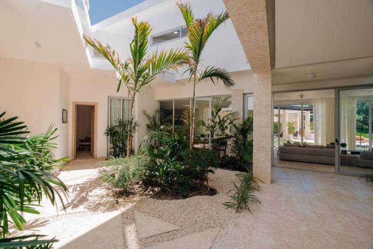 Children-friendly ample villa with yard, pool & terrace | Golf view | Pet-friendly — photo 5