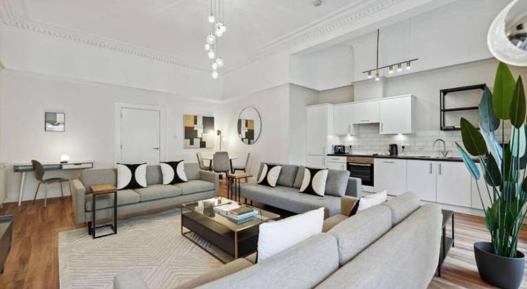Holiday apartment | Close to George Square — photo 3