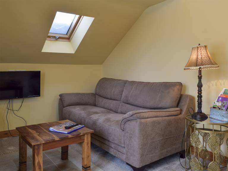 Children-friendly lovely cottage with garden | River view | Pets allowed — photo 3