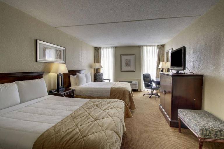 Economy Hotel Plus Wichita — photo 4