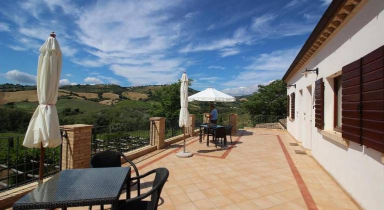 Farm with yard & terrace — photo 2