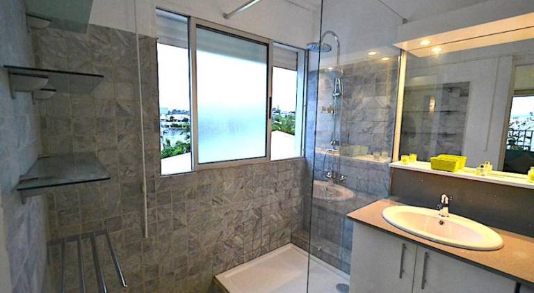 Fully equipped lovely rental apartment with pool, yard & patio | Close to the beach | Dogs allowed — photo 2
