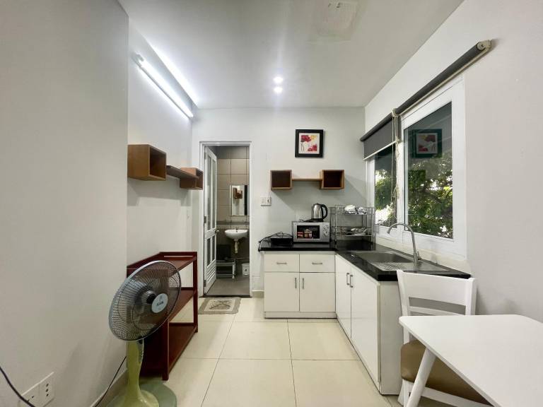 Rental apartment with yard — photo 4
