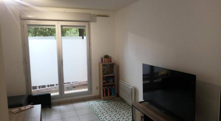 Air-conditioned 2 bedroom duplex apartment 5 people in Villefranche-sur-Saône