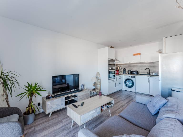 Apartment with barbecue & pool — photo 4