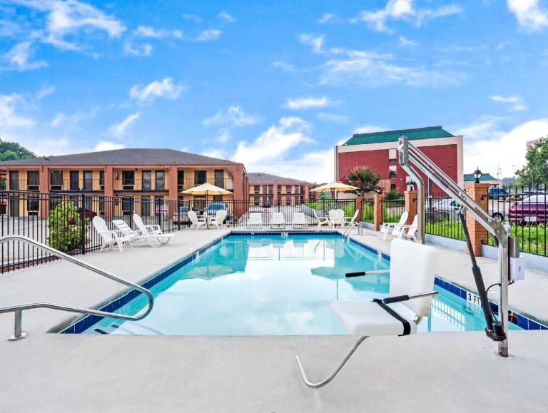 Days Inn by Wyndham Douglasville-Atlanta-Fairburn Road — photo 3