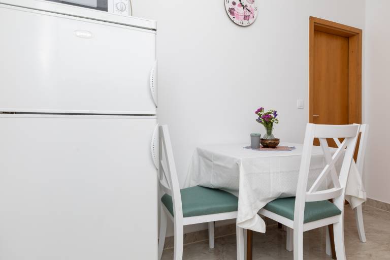 One bedroom apartment with balcony and sea view Pisak, Omiš (A-5975-b) — photo 4