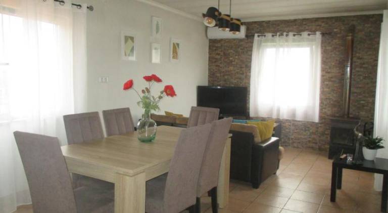 House with terrace, pool & barbeque — photo 3