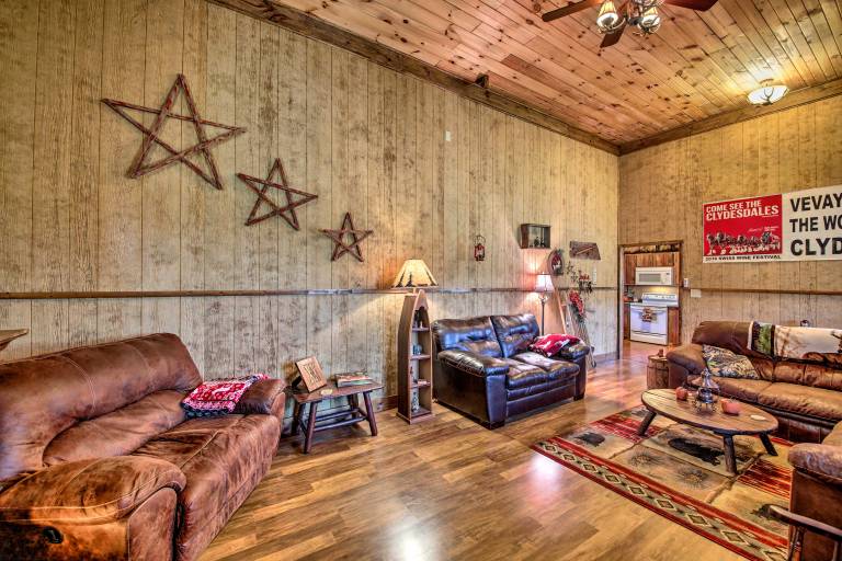 'The Bovard Lodge' Rustic Cabin Near Ohio River! — photo 5