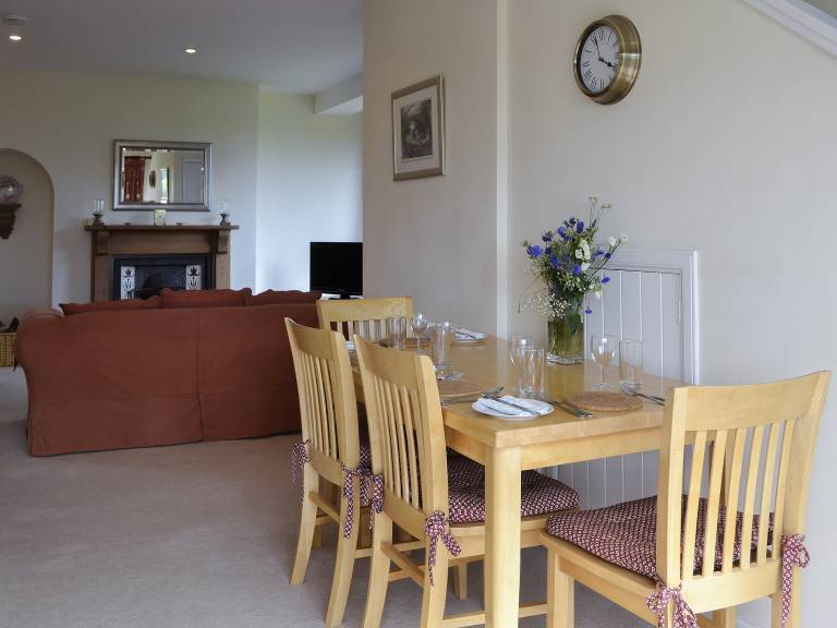 Cottage with garden | River view — photo 4