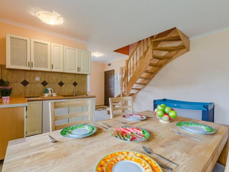 Apartment with terrace, grill & yard — photo 3