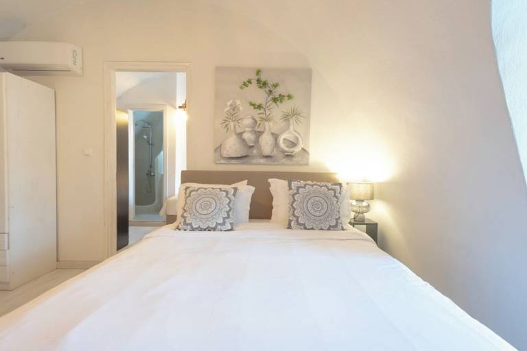 Accommodation  Limeni