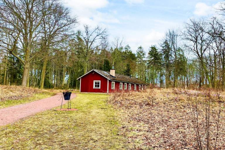 Fully equipped pleasant vacation home with yard & BBQ | Pets allowed — photo 4