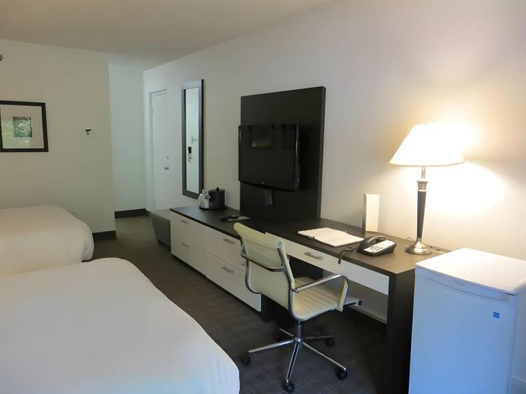 Toronto Don Valley Hotel and Suites