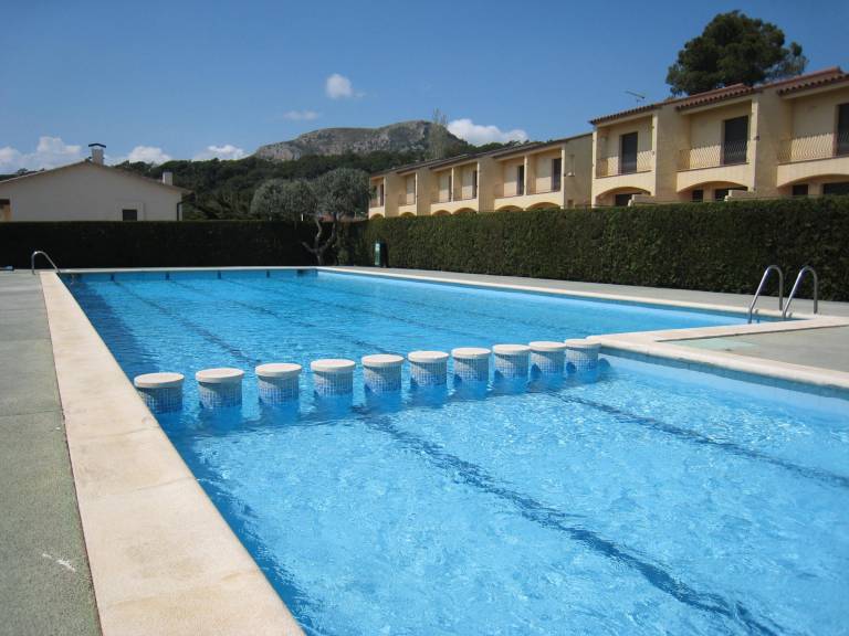 Charming vacation home with yard & pool | Pets allowed in Torroella de Montgrí