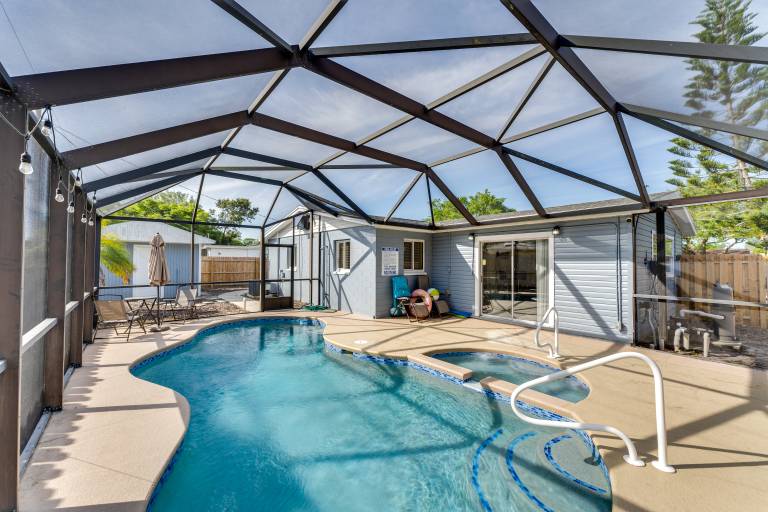 Game Room Private Pool South Daytona Home